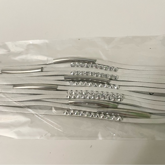 Guess Black and White Bracelets Lot of 2 - Picture 11 of 16